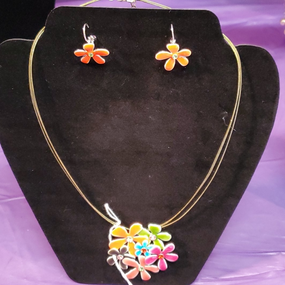 BOUQUET SET NECKLACE & EARRINGS